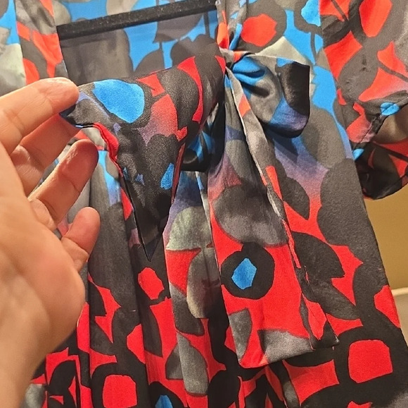 A/X Armani Exchange Silk Red and Blue Patterned Blouse - Picture 4 of 15